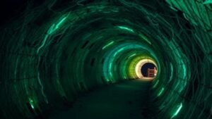 Read more about the article Exploring the “Path of Luminescence,” a tunnel where light appears from unseen sources.