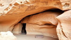 Read more about the article Exploring Rock Shelters for Petroglyphs and Early Carvings