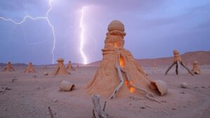 Read more about the article Petrified Lightning: Discovering Fulgurites in Sandy Landscapes