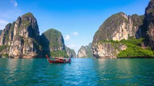 Read more about the article Exploring the jagged limestone karsts of Thailand’s Phang Nga Bay.