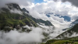 Read more about the article Pursuing the “Cradle of Storms,” a hidden valley perpetually engulfed by thunderclouds.