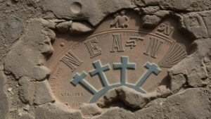 Read more about the article Following ancient inscriptions hinting at treasure caches in volcanic craters.