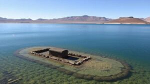 Read more about the article Searching for submerged ceremonial sites along Lake Titicaca’s Bolivian shores.