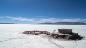 Read more about the article Searching for ancient cities rumored to lie in the salt flats of Bolivia’s Salar de Uyuni.