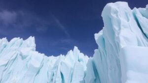 Read more about the article Exploring the “Hanging Glaciers” of Patagonia, ice formations rumored to emit unearthly howls during storms.