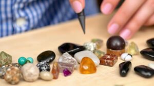 Read more about the article The Art of Lapidary: Polishing Raw Stones into Valuable Gems for Sale