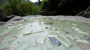 Read more about the article Searching for hidden jade deposits in Guatemala’s Motagua Valley.