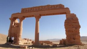 Read more about the article Exploring the ruins of Timgad, the lost Roman city buried in Algeria’s sands.